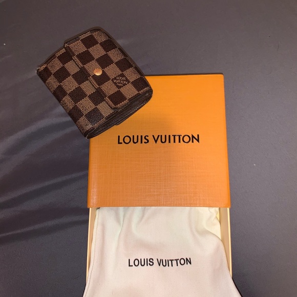 Louis Vuitton Wallet - Picture 2 of 5